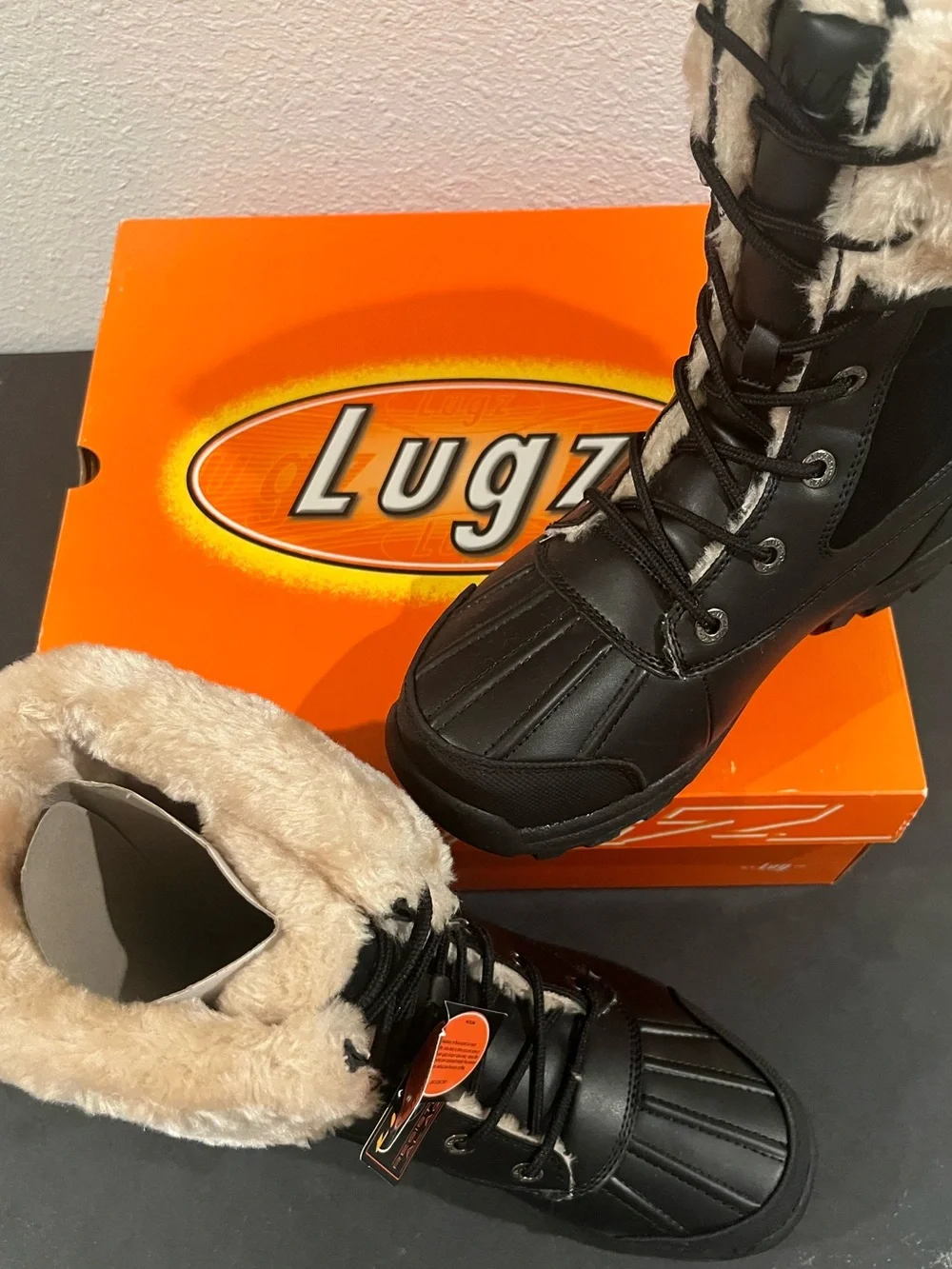 Lugz Black Winter Lace-Up Boots with Cream Faux-Fur Cuff